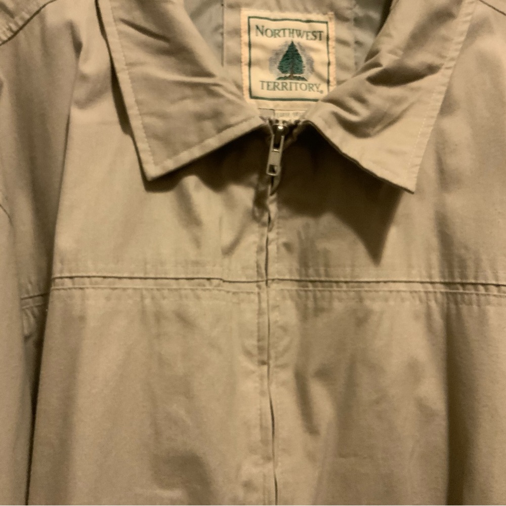 Mens light taupe Northwest Territory jacket in Large. - Picture 5 of 8